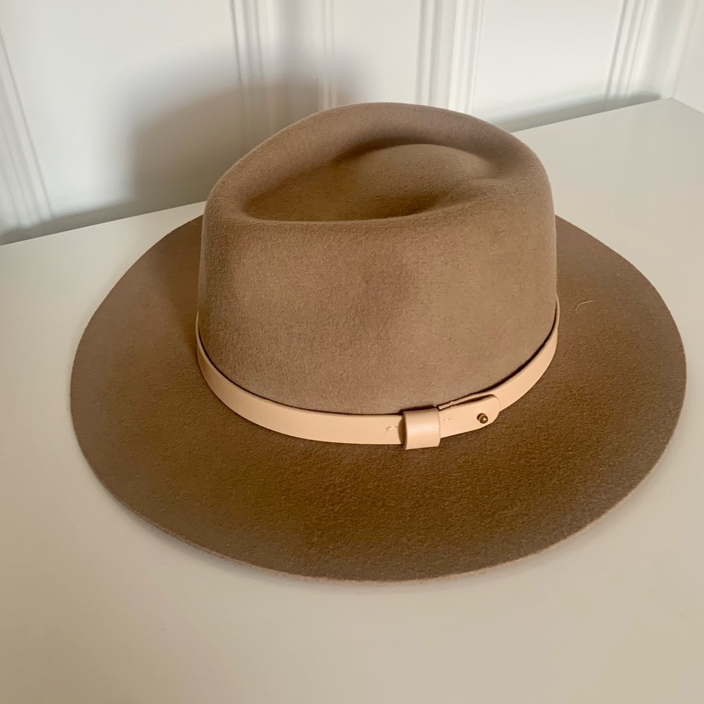 H&M wool hat with a band